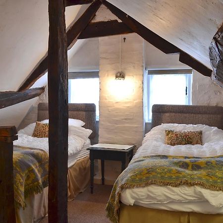 Childe Of Hale Cottage Buitenkant foto